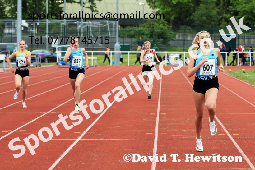 Women and Girls 400 metres, 2022 North Eastern Track and Field Champs., Middlesbrough. David T. Hewitson/Sports for All Pics